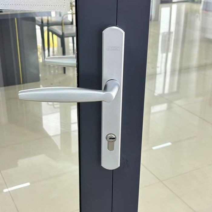 Heavy-duty sliding door 17001 Heavy-duty sliding door 17001